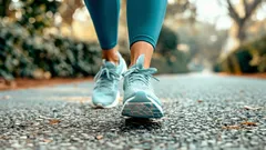 Kuinka paljon yli 50-vuotiaan pitää kävellä laihtuakseen: tehokas ja toimiva menetelmä