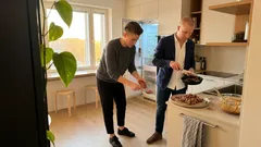 Uunittoman muurahaispesäkakun resepti, joka tekeytyy jääkaapissa ja leikkautuu siististi