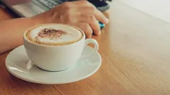 Millä korvata sokeri kahvissa: kuusi terveellisempää vaihtoehtoa