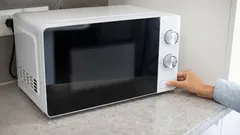 Yksi yleinen virhe, jonka melkein kaikki tekevät, voi pilata mikroaaltouunisi