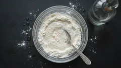 Jauhojen ja etikan sekoittaminen: miksi sitä suositellaan ja miten sitä voi hyödyntää kotona?