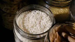 Kuinka säilyttää jyviä, jotta niihin ei tule koita ja ötököitä: 10 arvokasta vinkkiä