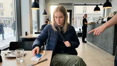 Kun ystävän lämpö on ehdollista: merkit, jotka huomaat usein vasta vuosien päästä