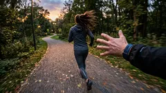 Mitä alitajuntasi kertoo sinulle, kun juokset unessa jotakuta karkuun?