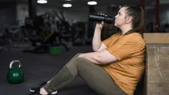 Mitä juoda laihtuaksesi: juomat, jotka vähentävät ruokahalua ja auttavat pudottamaan painoa