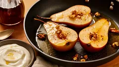 Hämmästyttävä jälkiruoka päärynöistä, omenasoseesta ja saksanpähkinöistä – valmis 5 minuutissa