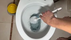 Mitä tehdä, jos WC on tukossa? Näin avaat tukoksen itse ja vältät putkimiehen kutsumisen