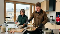 Yksi kulho, kefiriä ja rahkaa – pieni niksi kuohkeisiin suolaisiin ohukaisiin 10 minuutissa