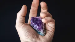 Horoskooppimerkin mukaan valitut suojeluskivet: täydellinen lahja niille, joilla on jo kaikkea