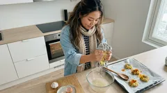 Uuniperunaleipäset rapeutuvat eivätkä vetisty – arjen pieni niksi uuniin