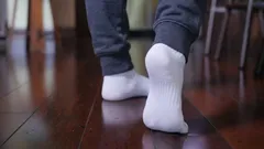 Laita likaiset sukat pussiin kolmeksi minuutiksi – ja jopa vanhat sukat saavat alkuperäisen ilmeensä takaisin