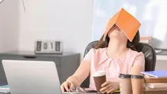 Seitsemän tehokasta tapaa, jotka auttavat sinua pysymään hereillä unettoman yön jälkeen