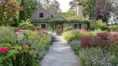 Nämä kukat vievät voimat ja terveyden: viisi kasvia, joita ei kannata istuttaa kukkapenkkiin