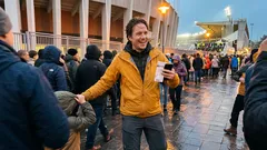 Tyttären antamat AC/DC-liput veivät isän stadionille – ja samalla River Platen legendan ytimeen