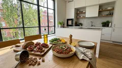 Kun 8.3. koittaa: kevyt mutta näyttävä kolmen ruokalajin paastomenu