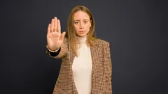 Onnellisuus vaatii kykyä puolustaa omia rajoja. Miten oppia sanomaan ”ei”?