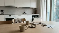 Kun rauha parisuhteessa tuntuu vieraalta – 6 merkkiä ristiriitaisesta kiintymyksestä ja lempeä tapa muuttaa suuntaa