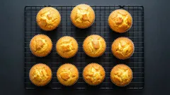 Mehevät banaanimuffinit ilman vehnäjauhoa – valmiina 20 minuutissa