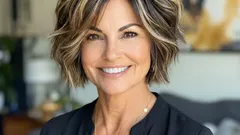 Hiusleikkaukset yli 40-vuotiaille: mikä hiusleikkaus kannattaa valita, jotta näytät tyylikkäältä ilman muotoilua