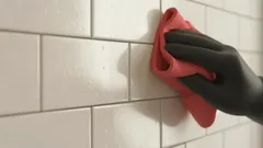 Kotikonsti kylpyhuoneen kaakeleiden kiillon palauttamiseen ilman vahvoja kemikaaleja