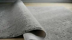 Näin puhdistat matot nopeasti ja helposti: täydellinen puhtaus viemättä niitä pesulaan