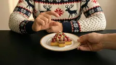 Miten välttää ylimääräisten kilojen kertyminen joulun ja uudenvuoden pyhinä: kolme vinkkiä, jotka toimivat aina