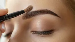 Näin saat tuuheammat kulmakarvat kuukaudessa: kotikonstit ilman kalliita hoitoja