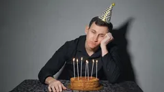 Miksi jotkut ihmiset viettävät syntymäpäivänsä mieluummin täysin yksin – psykologisesta näkökulmasta