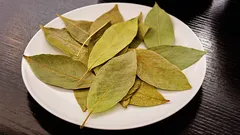 Ruoka pilaantuu lopullisesti: mihin keittoihin ja lisukkeisiin ei saa lisätä laakerinlehteä