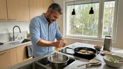 Kuninkaalliset dranikit: pieni niksi rapsakkaan kuoreen – ja juusto‑kinkkuydin