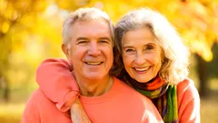 Missä iässä ihmiset alkavat vanhentua äkillisesti: tutkijat määrittivät tarkan ajanjakson elämässä