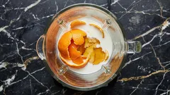 Mandariininkuoren, maidon ja hunajan yhdistelmä: mihin se on hyväksi ja miksi sitä suositellaan