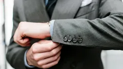 Miksi puvuntakin hihoissa on 'turhia' nappeja – tästä et luultavasti ole koskaan tiennyt