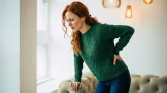 Selkäkipu: 6 päivittäistä tapaa, jotka aiheuttavat sitä – ja miten niistä pääsee eroon