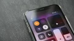 Mitä tapahtuu, kun laitat puhelimesi lentotilaan: miksi tämä toiminto on tärkeämpi kuin luulet