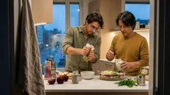 Yksi–kaksi ja kulho täyteen: punajuurikerrossalaatti, joka yllättää raikkaudellaan